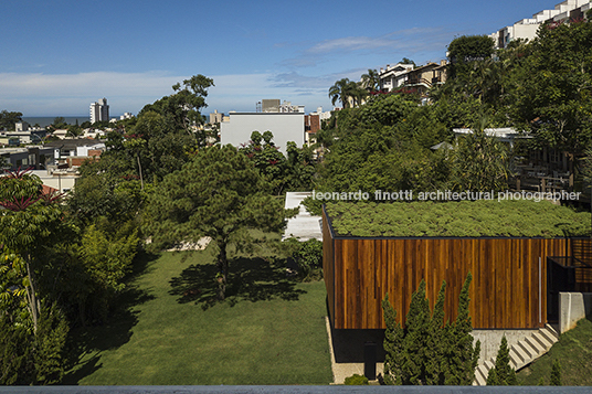 casa verde at felissimo jobim carlevaro arquitetos