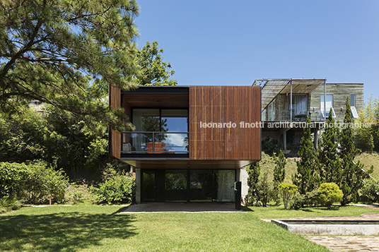 casa verde at felissimo jobim carlevaro arquitetos