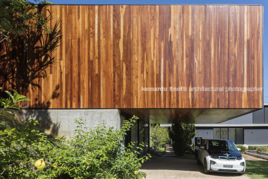 casa verde at felissimo jobim carlevaro arquitetos