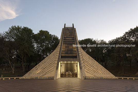 capilla asunción laureano forer