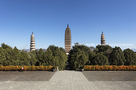 the three pagodas of the chongsheng temple 