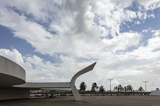 maria aragão square oscar niemeyer