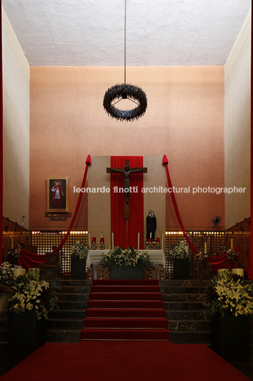 capilla del calvario luis barragan