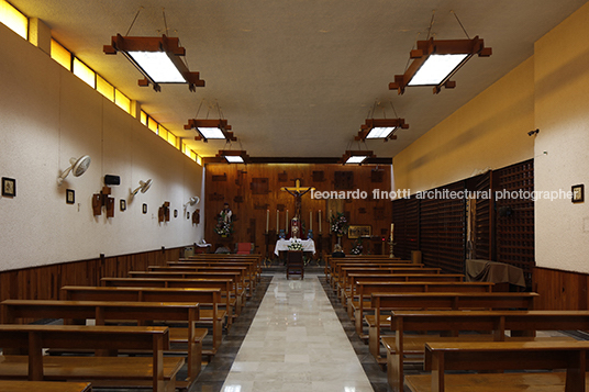 capilla del calvario luis barragan