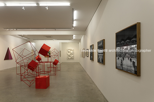 leonardo finotti: arquitetura da forma - galeria simões de assis ana paula lopes