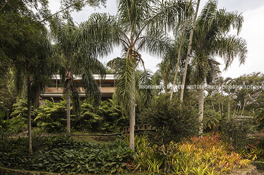 casa er jobim carlevaro arquitetos