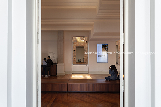 recepção pinacoteca carlos alberto maciel