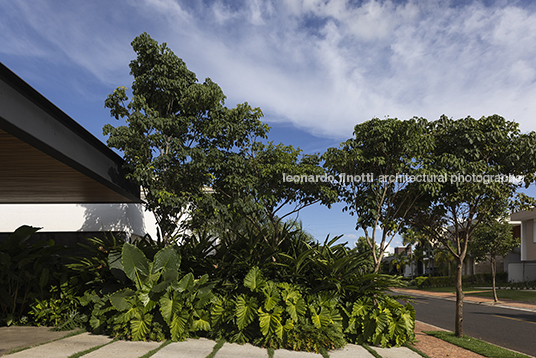 casa ak aguirre arquitetura