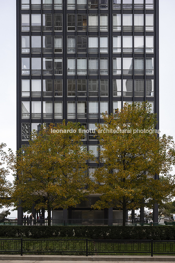 860-880 lake shore apartments mies van der rohe