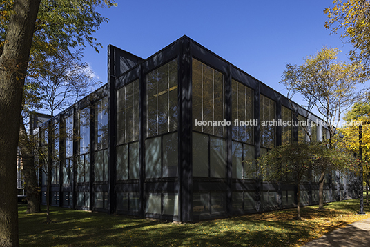 iit s.r. crown hall mies van der rohe