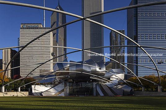 jay pritzker bandshell - millennium park frank o. gehry