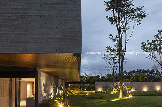 casa vetor - fazenda boa vista felipe caboclo arquitetura