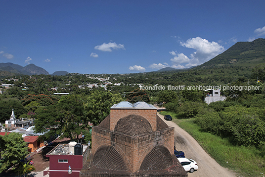 capilla del panteón de jungapeo carlos mijares bracho