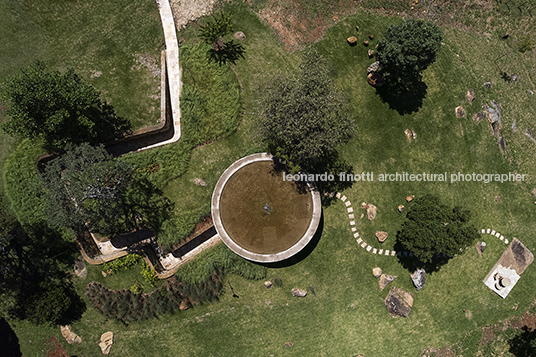 capela ao pé da serra são josé mach arquitetos