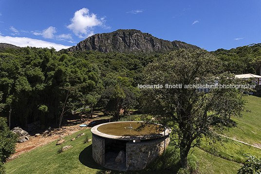 capela ao pé da serra são josé mach arquitetos