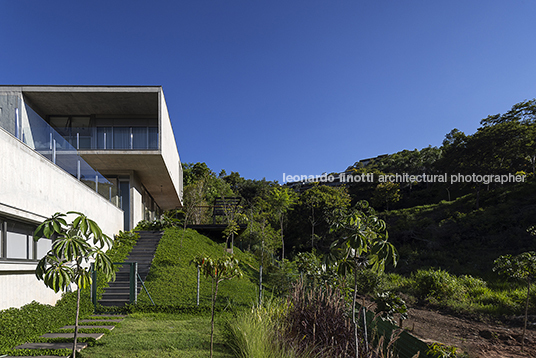 casa sl mach arquitetos