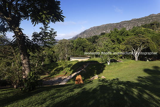 capela ao pé da serra são josé mach arquitetos