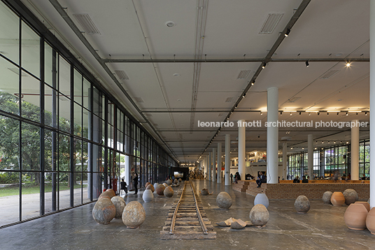 35ª bienal - coreografias do impossível vão arquitetura