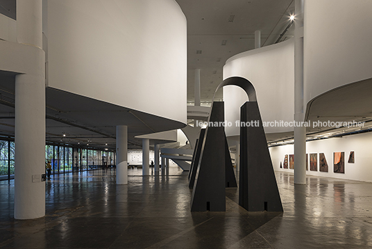 35ª bienal - coreografias do impossível vão arquitetura