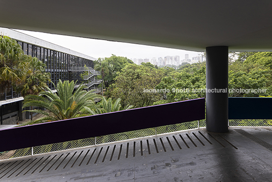 35ª bienal - coreografias do impossível vão arquitetura