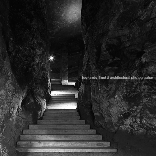 museo subterráneo monumental 180 metros/ catedral de sal yemail arquitectura