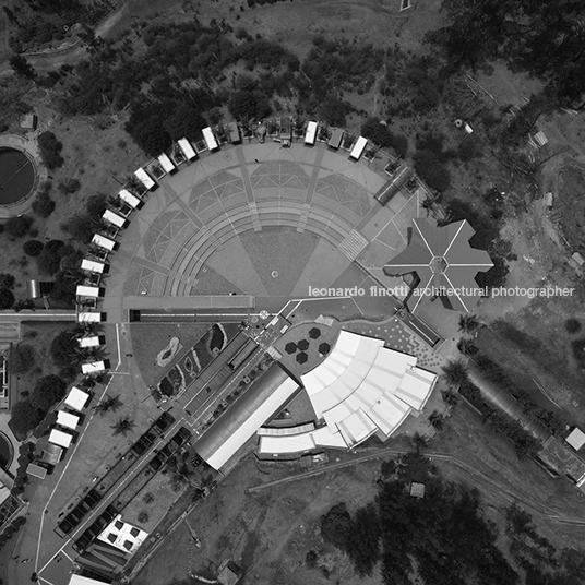 museo subterráneo monumental 180 metros/ catedral de sal yemail arquitectura