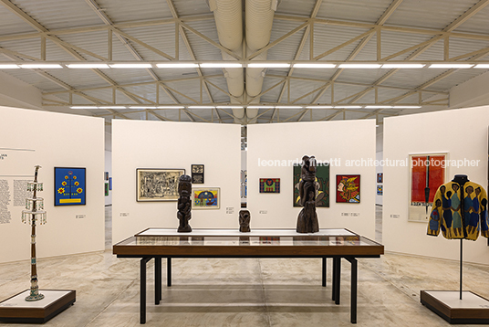 galeria mata - inhotim paulo orsini