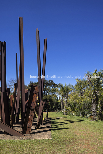 chris burden: beam drop - inhotim chris burden