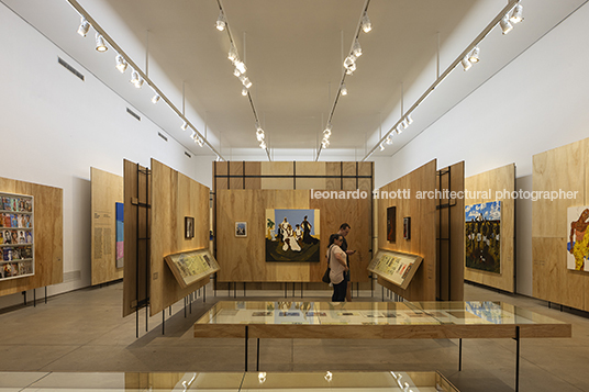 galeria lago - inhotim paulo orsini