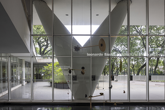 laercio redondo: as maravilhas - mac usp birger lipinski