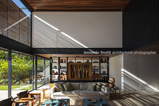 casa pmg bernardes arquitetura