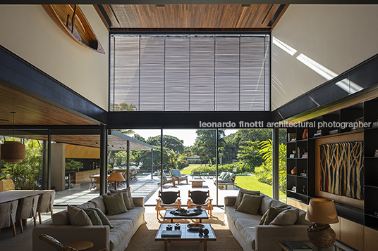 casa pmg bernardes arquitetura