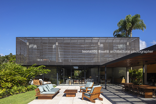 casa pmg bernardes arquitetura