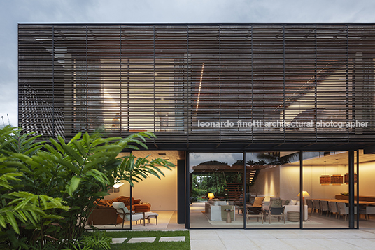 casa pmg bernardes arquitetura