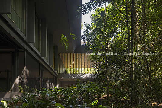 casa rc - iporanga jacobsen arquitetura