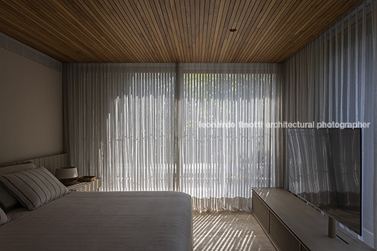 casa rc - iporanga jacobsen arquitetura