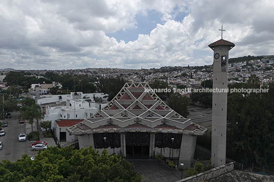 parroquia de la sangre de cristo salvador de alba martín