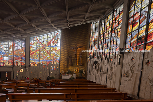 parroquia de la sangre de cristo salvador de alba martín