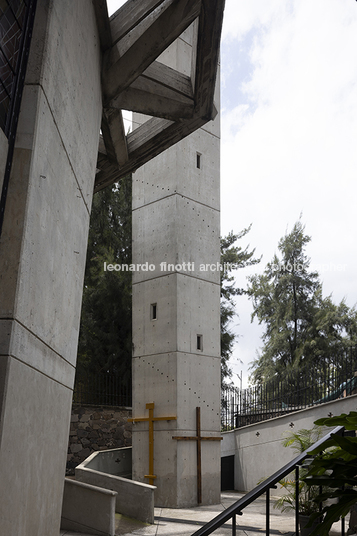 parroquia de la sangre de cristo salvador de alba martín