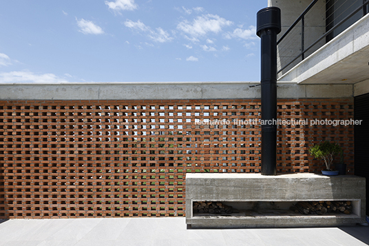 casa rf jobim carlevaro arquitetos