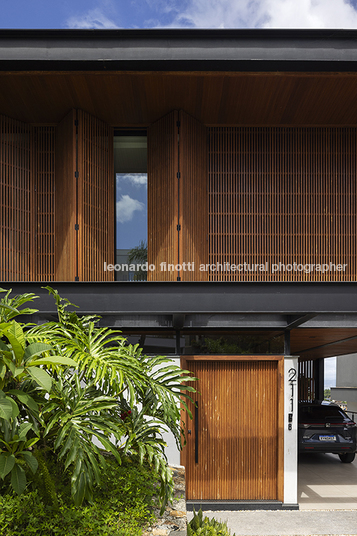 casa cl jobim carlevaro arquitetos