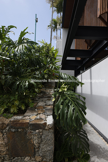 casa cl jobim carlevaro arquitetos