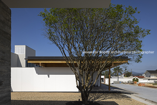 casa mlc jobim carlevaro arquitetos