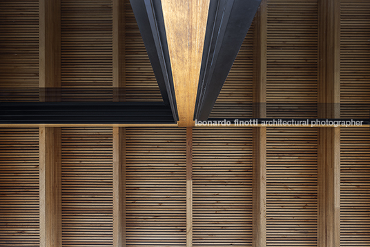 casa mlc jobim carlevaro arquitetos