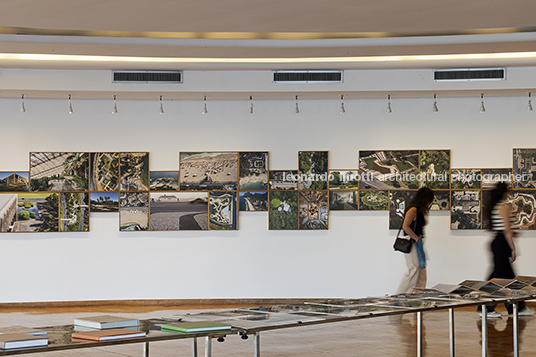 leonardo finotti trans:paisagem - casa do baile eder ribeiro