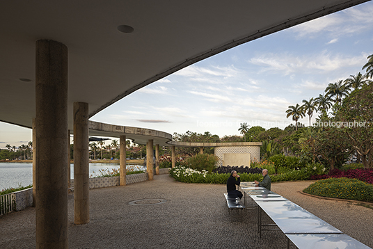 leonardo finotti trans:paisagem - casa do baile eder ribeiro