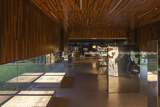 geraldo de barros: designer - dpot michelle jean de castro