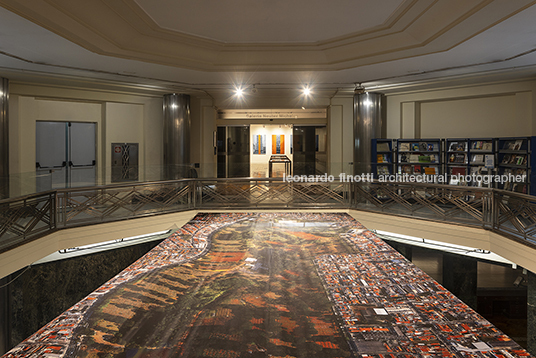 leonardo finotti: são paulo, multiplicidade - caixa cultural agnaldo farias