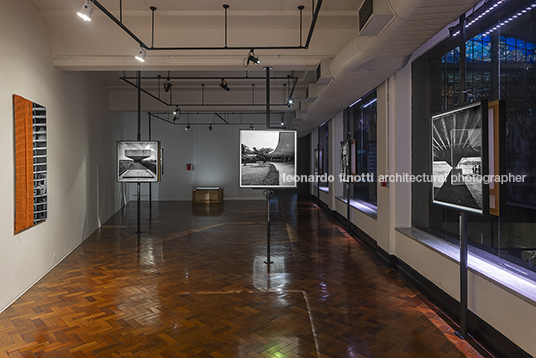 leonardo finotti: são paulo, multiplicidade - caixa cultural agnaldo farias