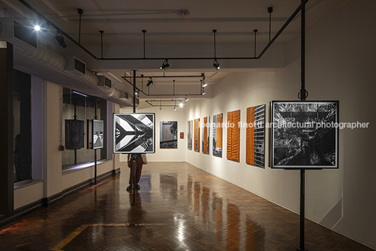 leonardo finotti: são paulo, multiplicidade - caixa cultural agnaldo farias